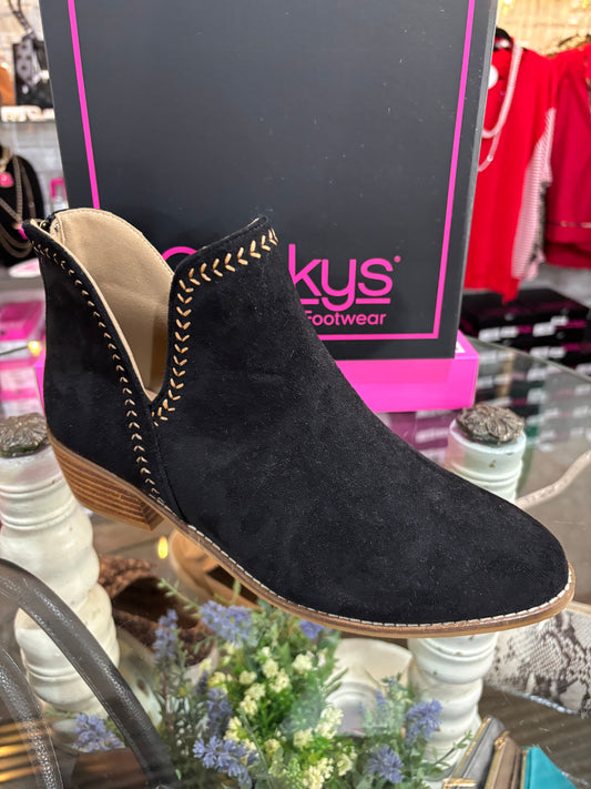 Corkys “Bluffin” -Black Suede
